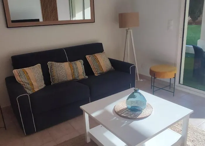 T2 Meuble A 300m De La Apartment *