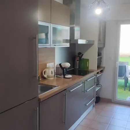 Апартаменты T2 Meuble A 300m De La *