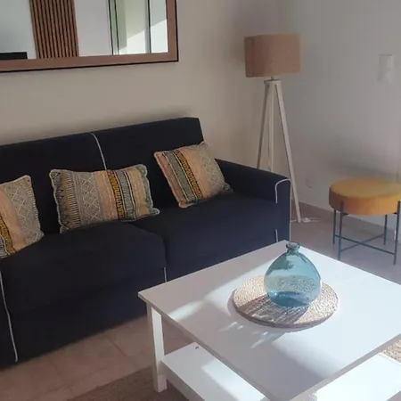 T2 Meuble A 300m De La Apartment *
