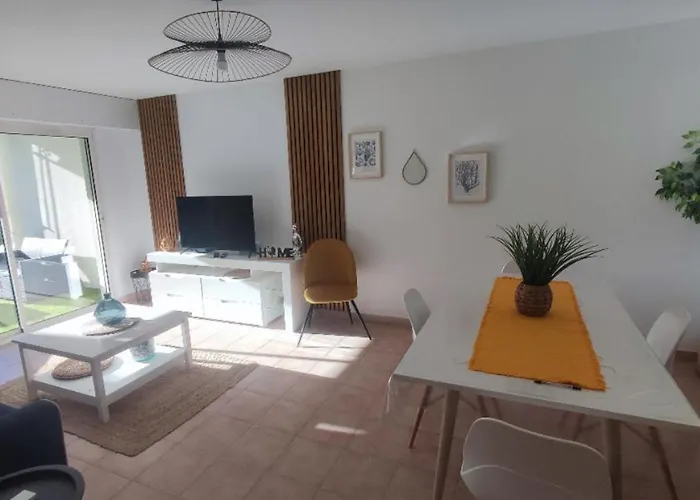 T2 Meuble A 300m De La Apartment *